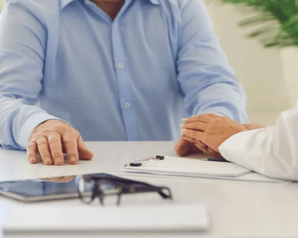 Transplante de sangue de cordão umbilical é benéfico em pacientes idosos com leucemia mielóide aguda